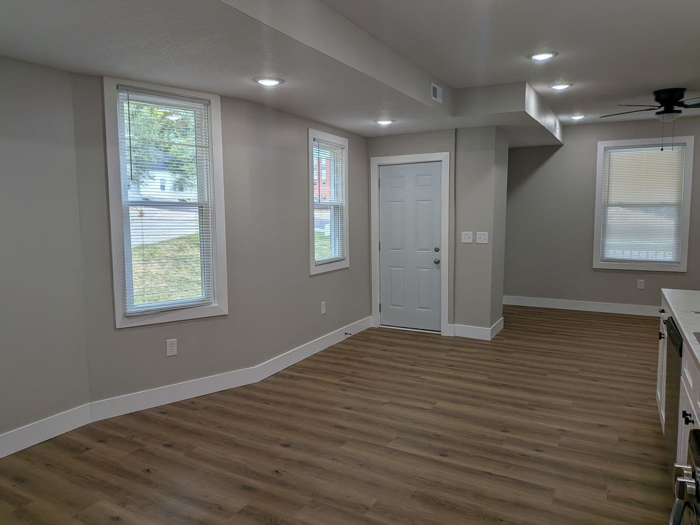 Jefferson City Apartment: 1012 E Capitol ave