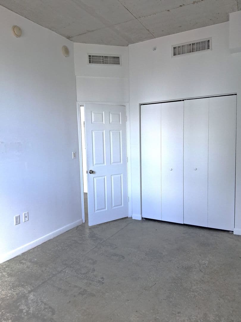 Miami Condo: 133 NE 2 AVE
