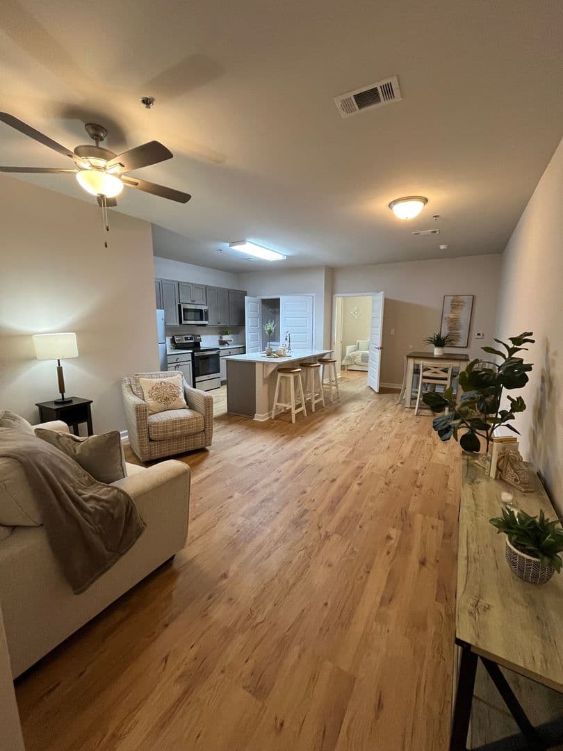Troy Apartment: 501 E Elm St