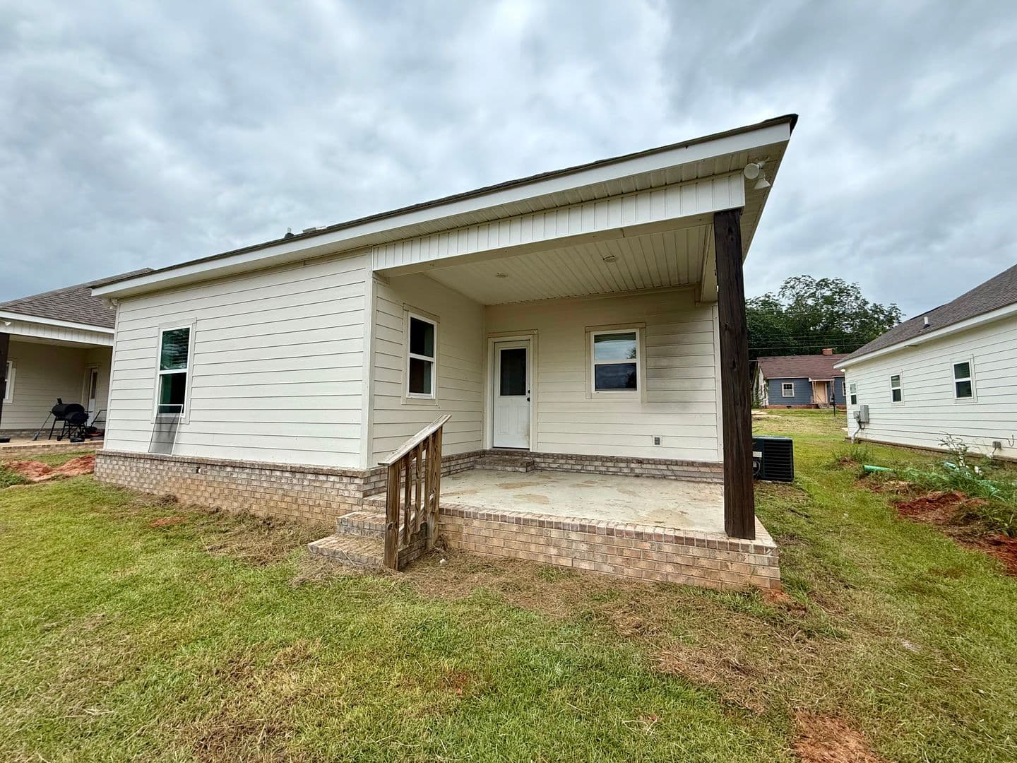 Troy House: 330 Orion St