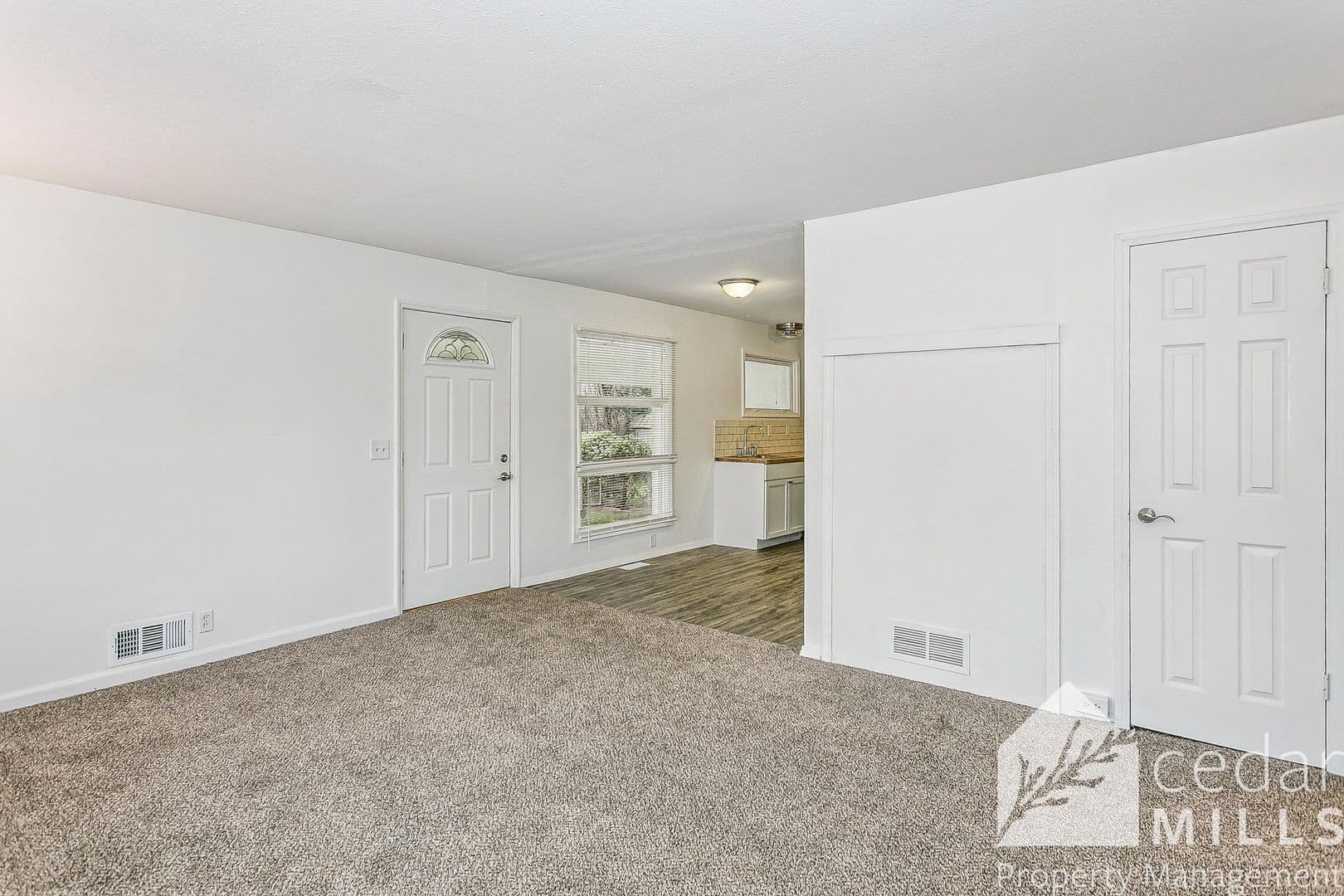 Park City House: 1422 E Cloverdale Dr