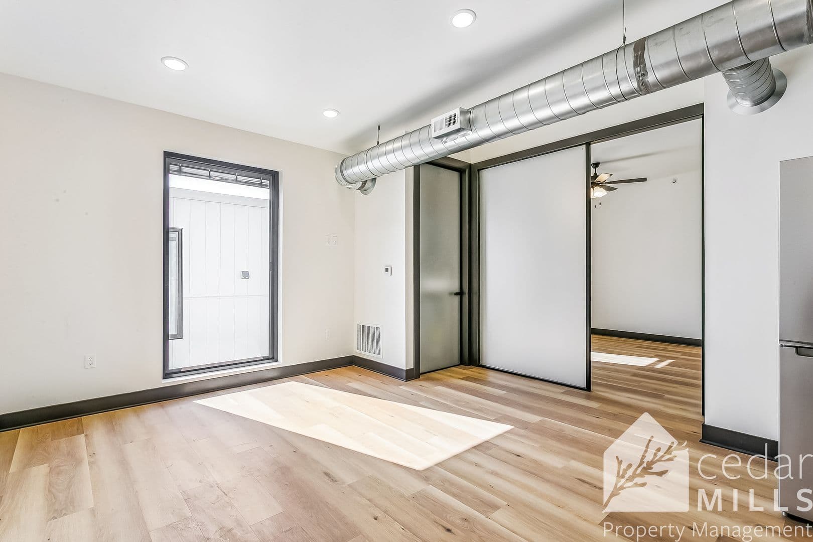 Wichita Apartment: 3205 E English St