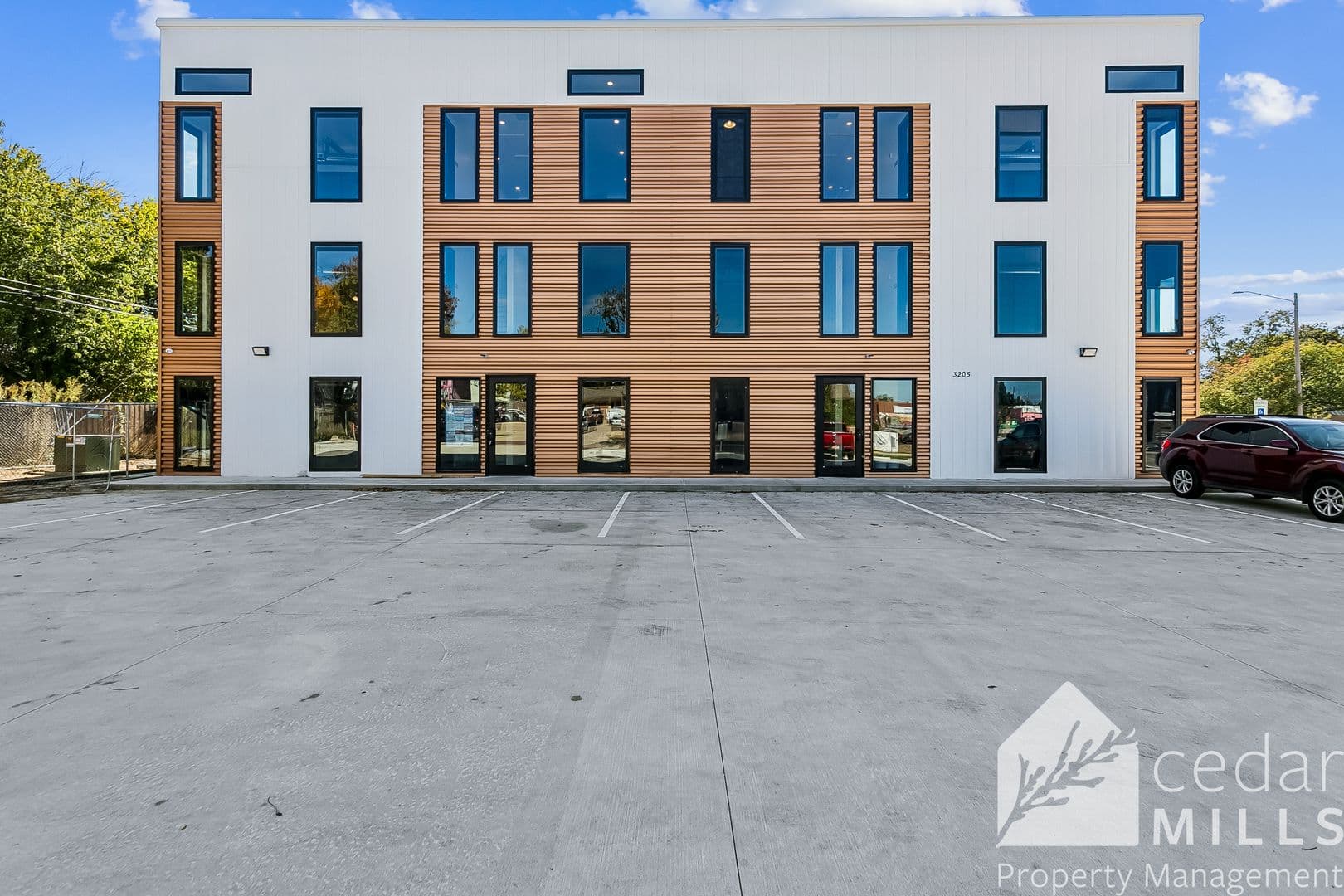 Wichita Apartment: 3205 E English St