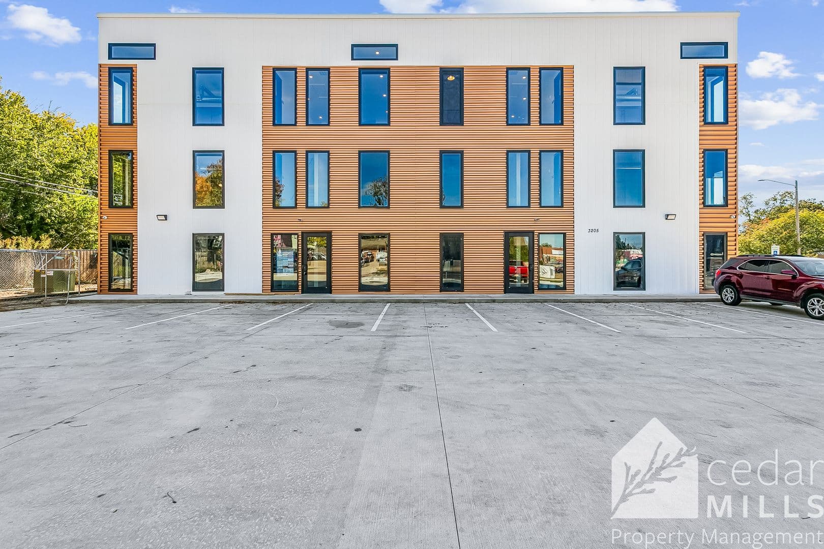 Wichita Apartment: 3205 E English St