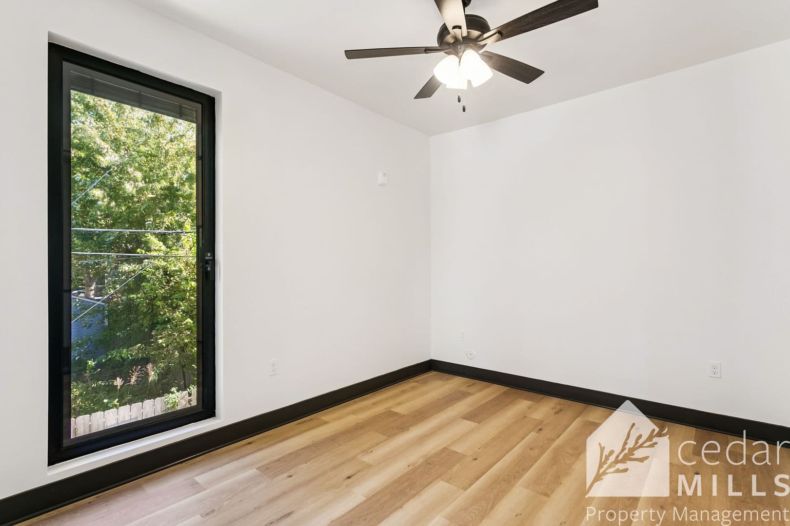 Wichita Apartment: 3205 E English St