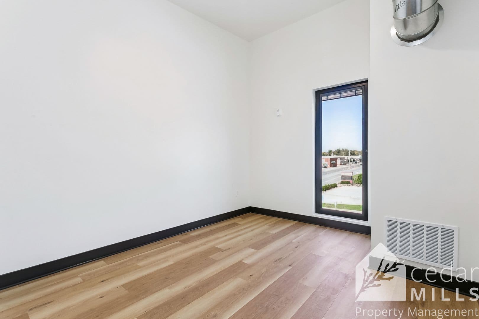 Wichita Apartment: 3205 E English St