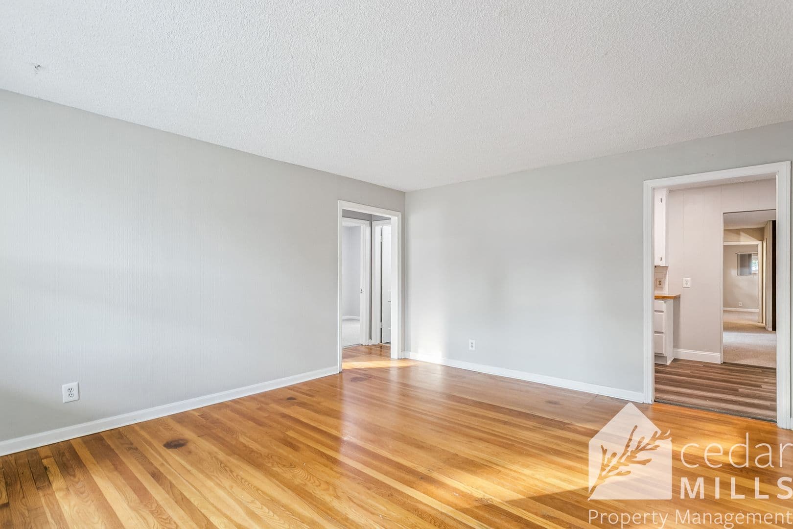 Wichita House: 2517 S Victoria Ave