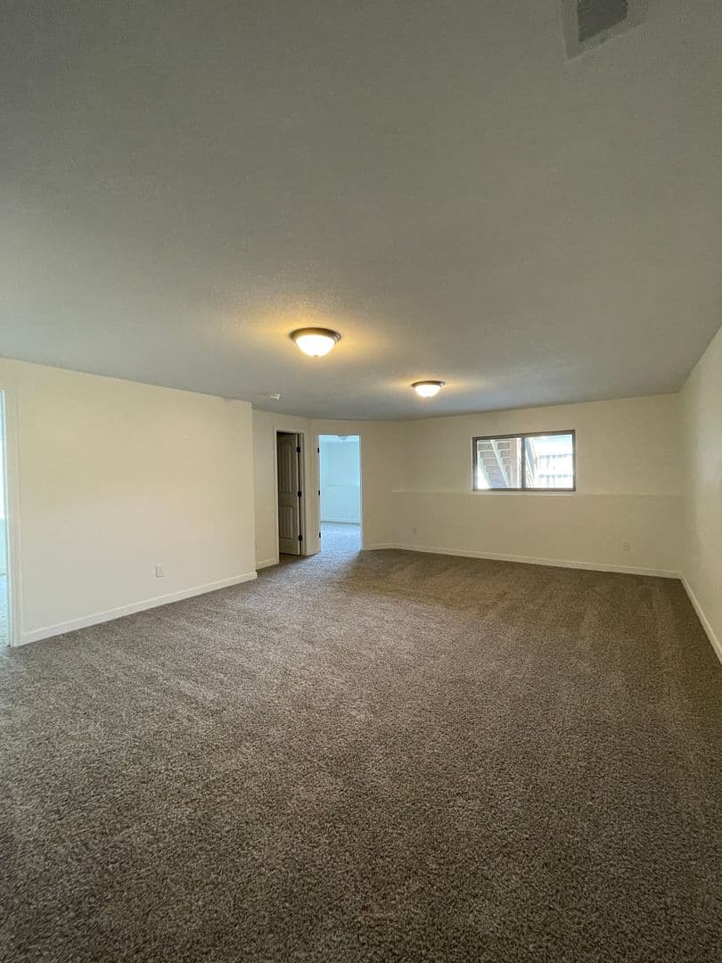 Wichita House: 12610 E Willowgreen