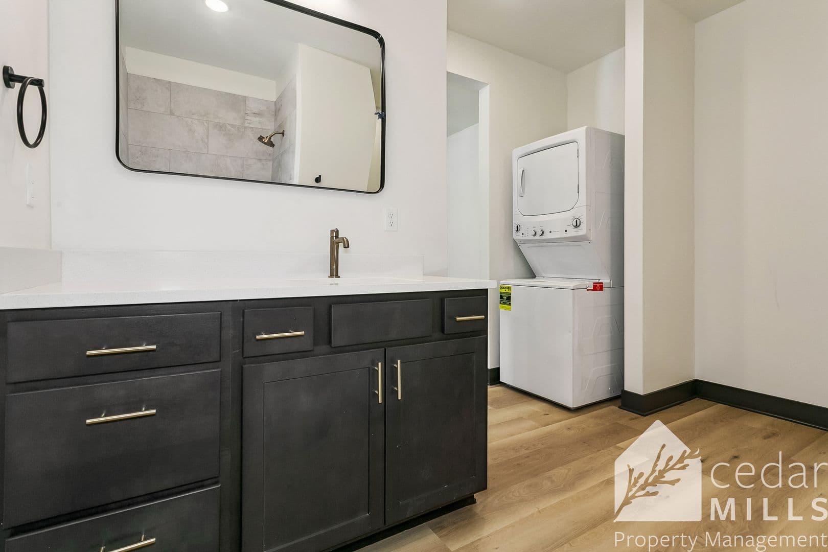 Wichita Apartment: 3205 E English St