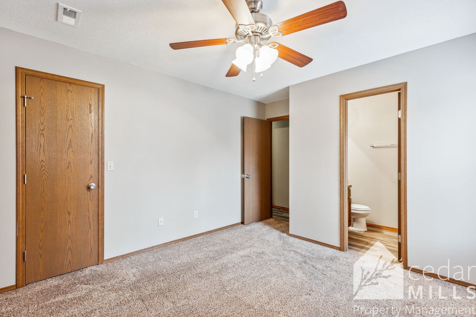 Wichita Apartment: Newell