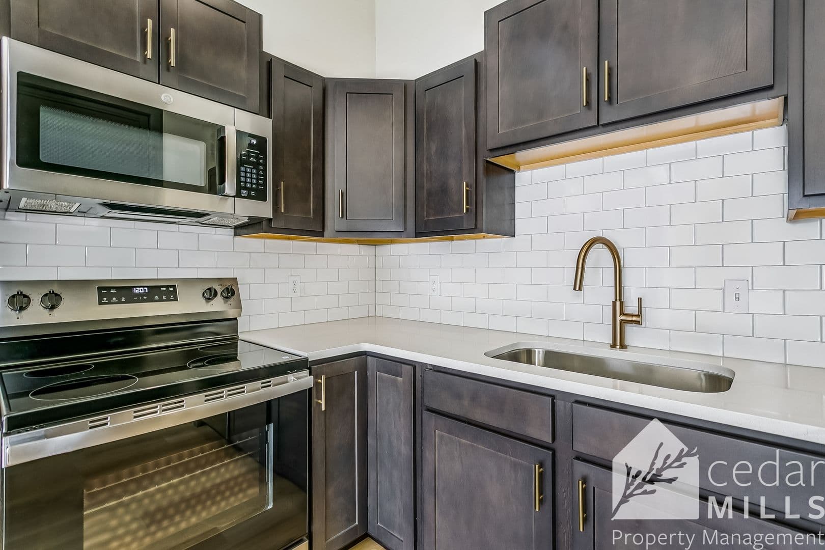 Wichita Apartment: 3205 E English St