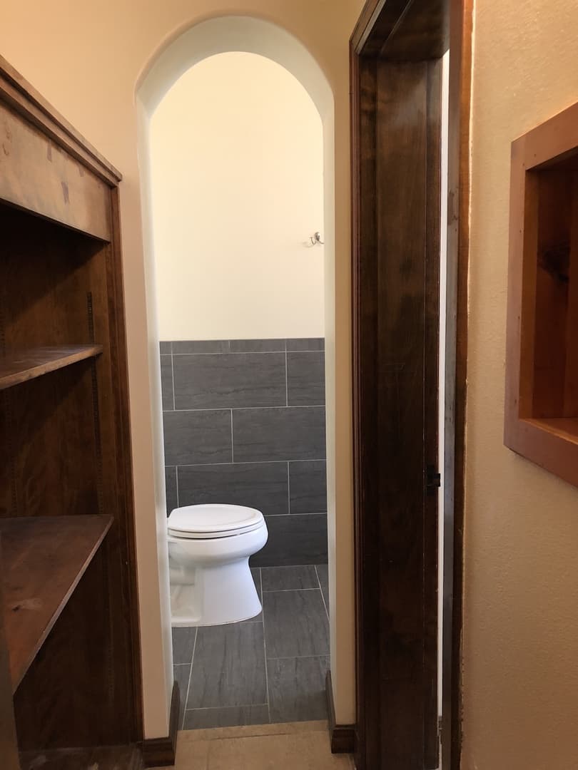 Wichita Apartment: 1220 E. Kellogg