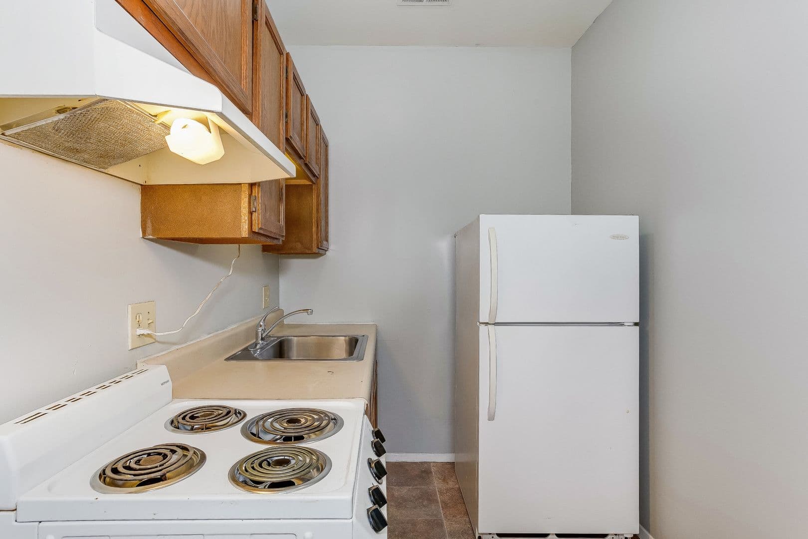 Wichita Apartment: 1656 N. Holyoke