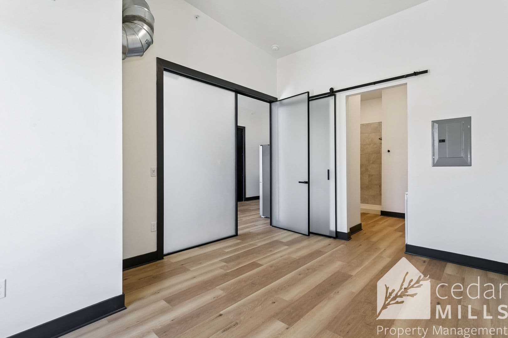 Wichita Apartment: 3205 E English St