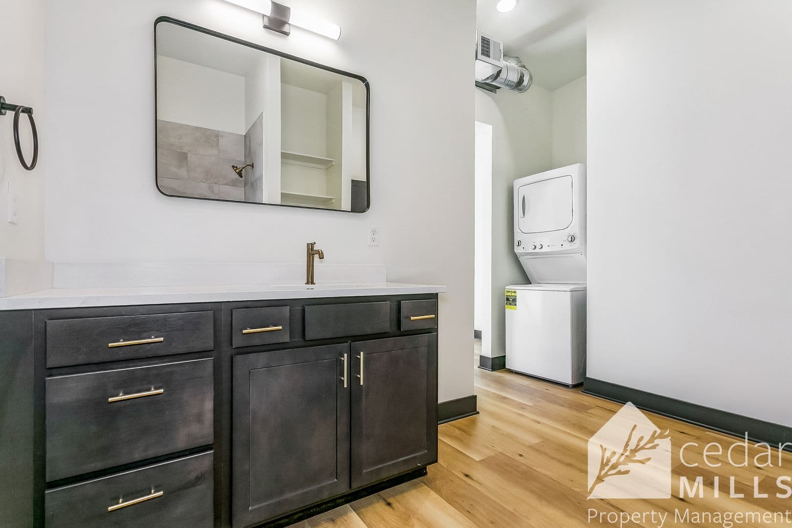 Wichita Apartment: 3205 E English St