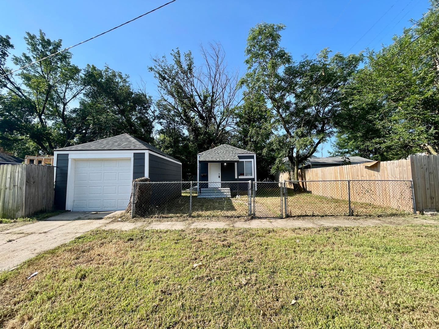 Wichita House: 1705 W Esthner Ave