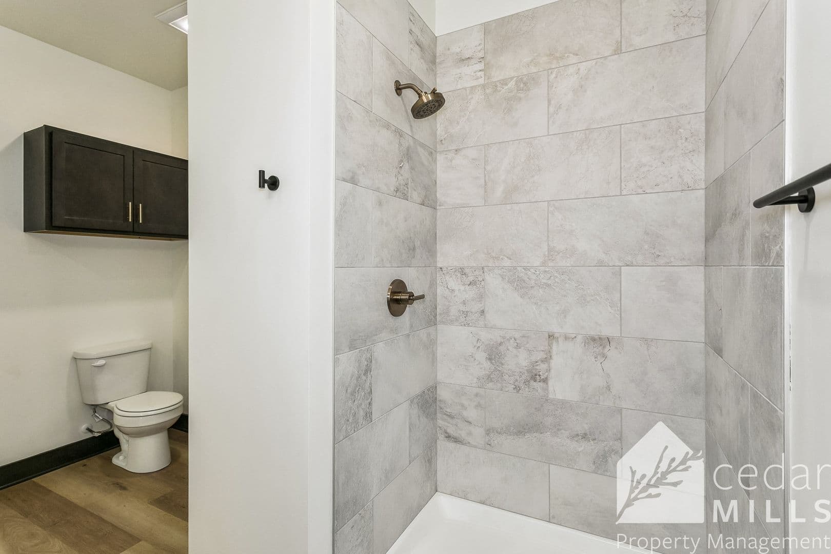 Wichita Apartment: 3205 E English St