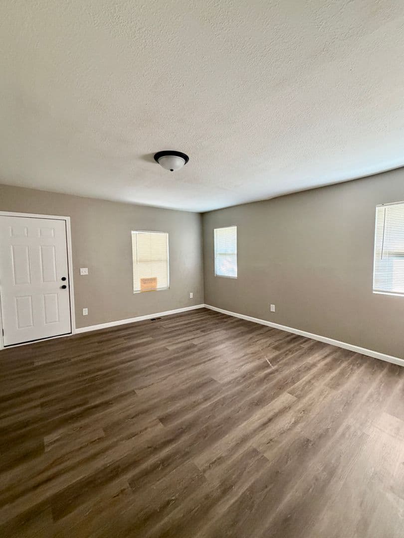 Wichita House: 1747 S Santa Fe Ave