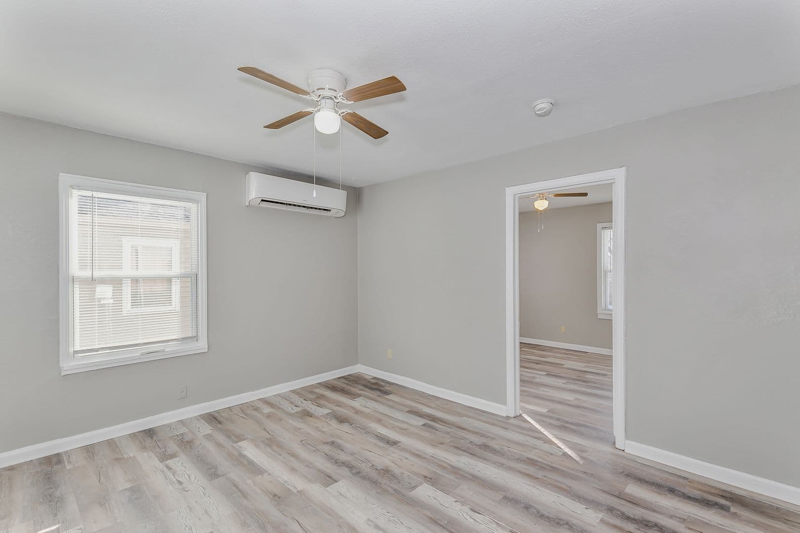 Wichita House: 849 S Pershing