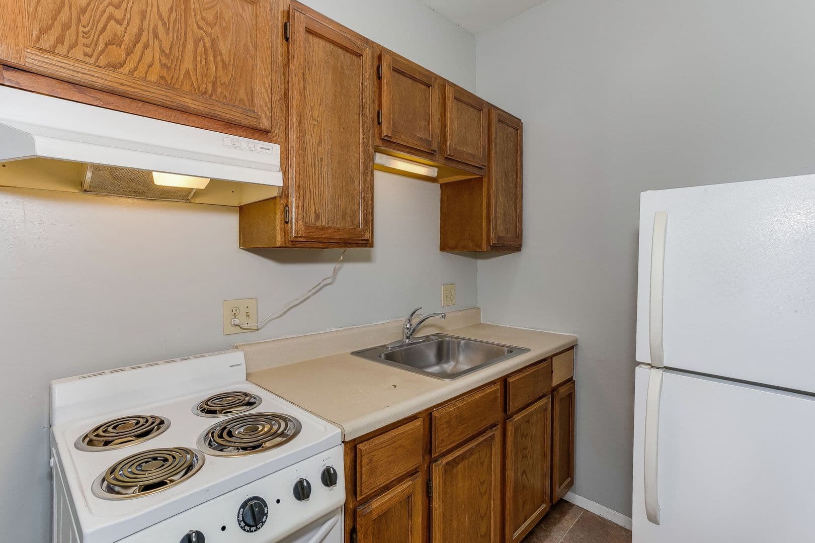 Wichita Apartment: 1656 N. Holyoke