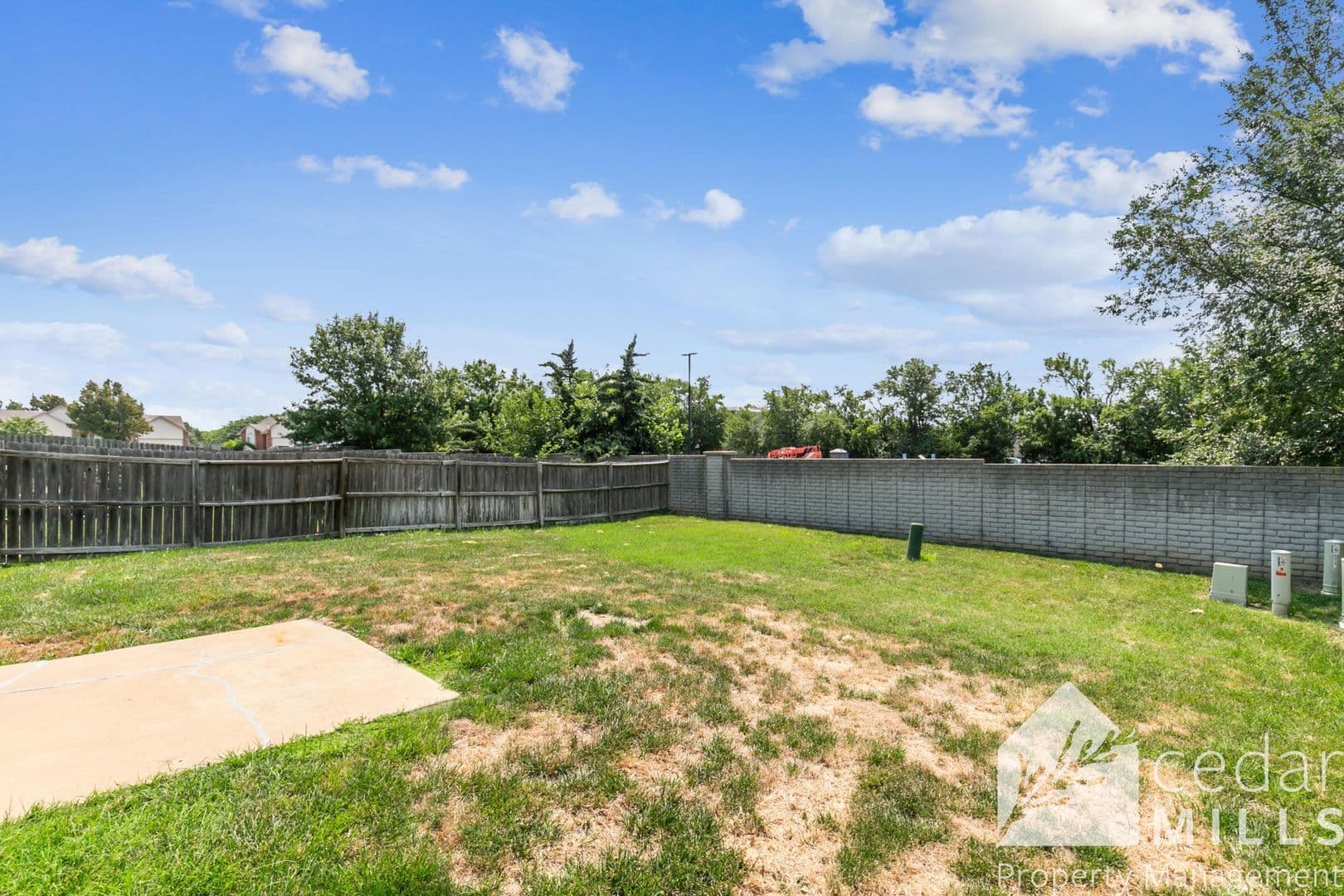 Wichita Apartment: Ironhorse 2 Co-Tenancy