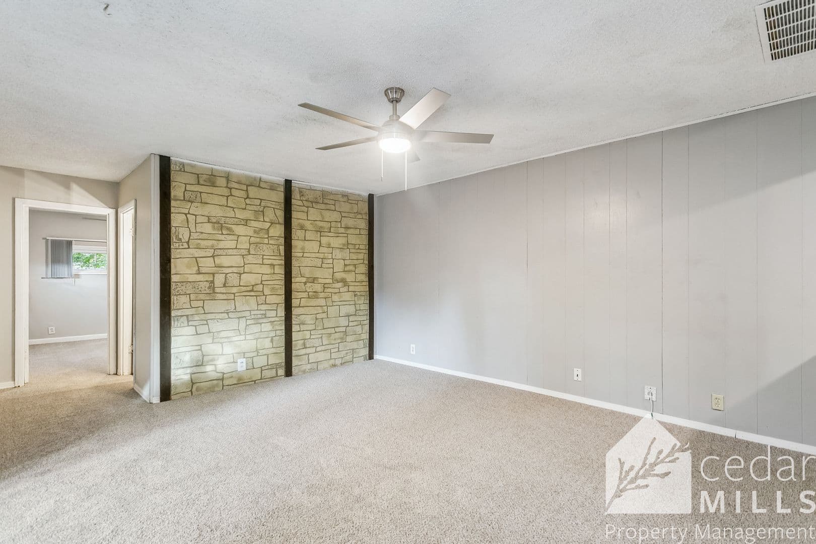 Wichita House: 2517 S Victoria Ave