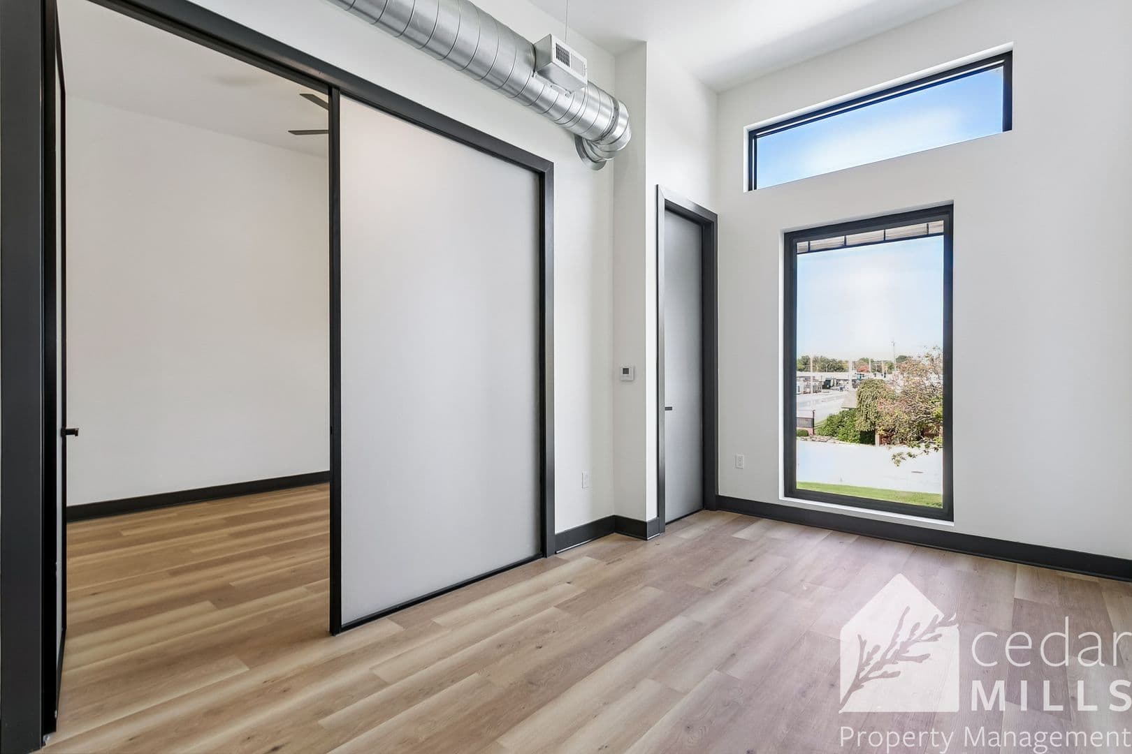 Wichita Apartment: 3205 E English St
