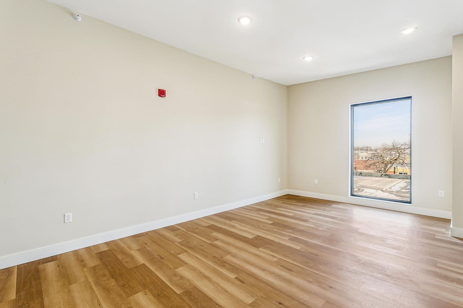 Wichita Apartment: 213-215 S Hydraulic Ave