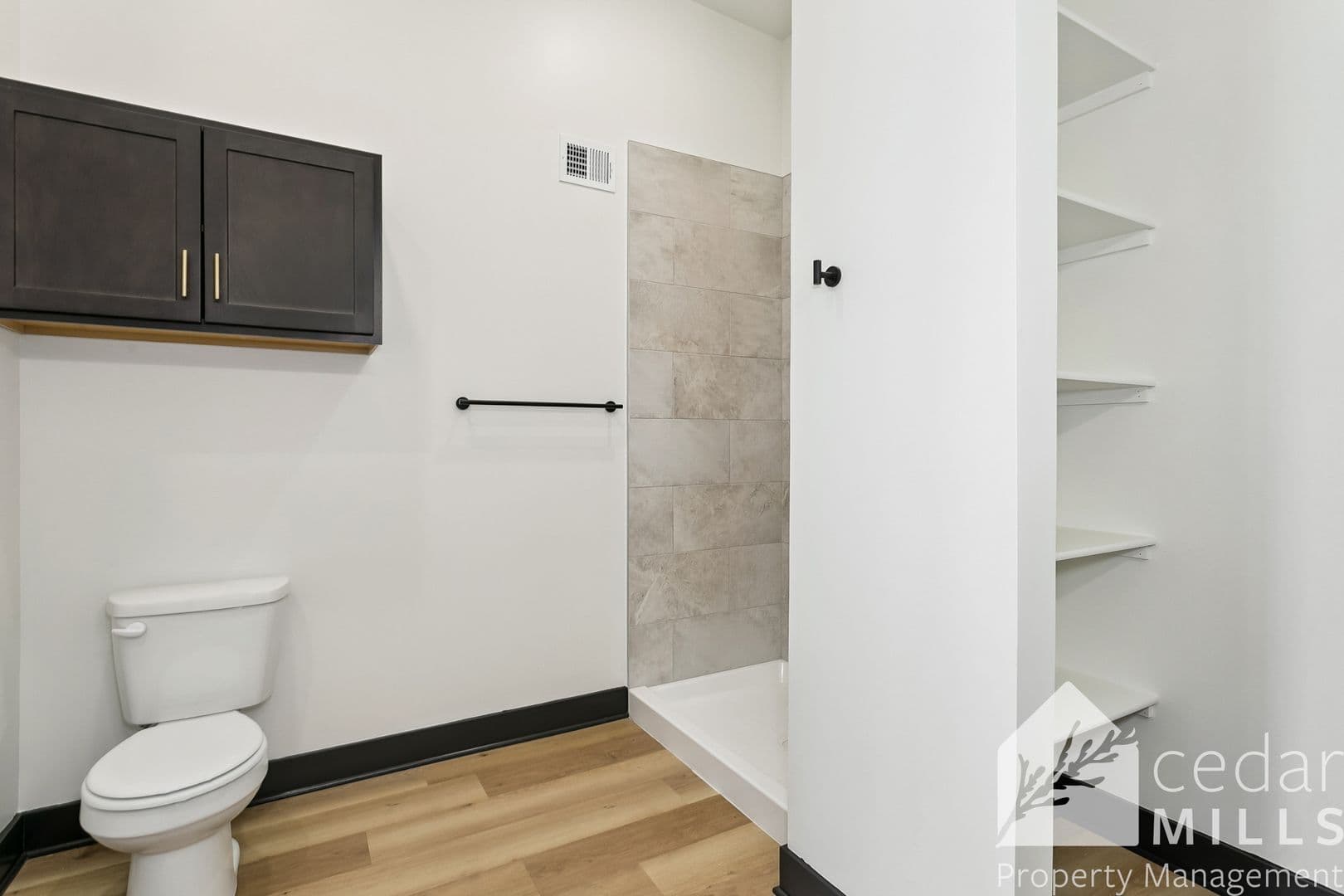 Wichita Apartment: 3205 E English St
