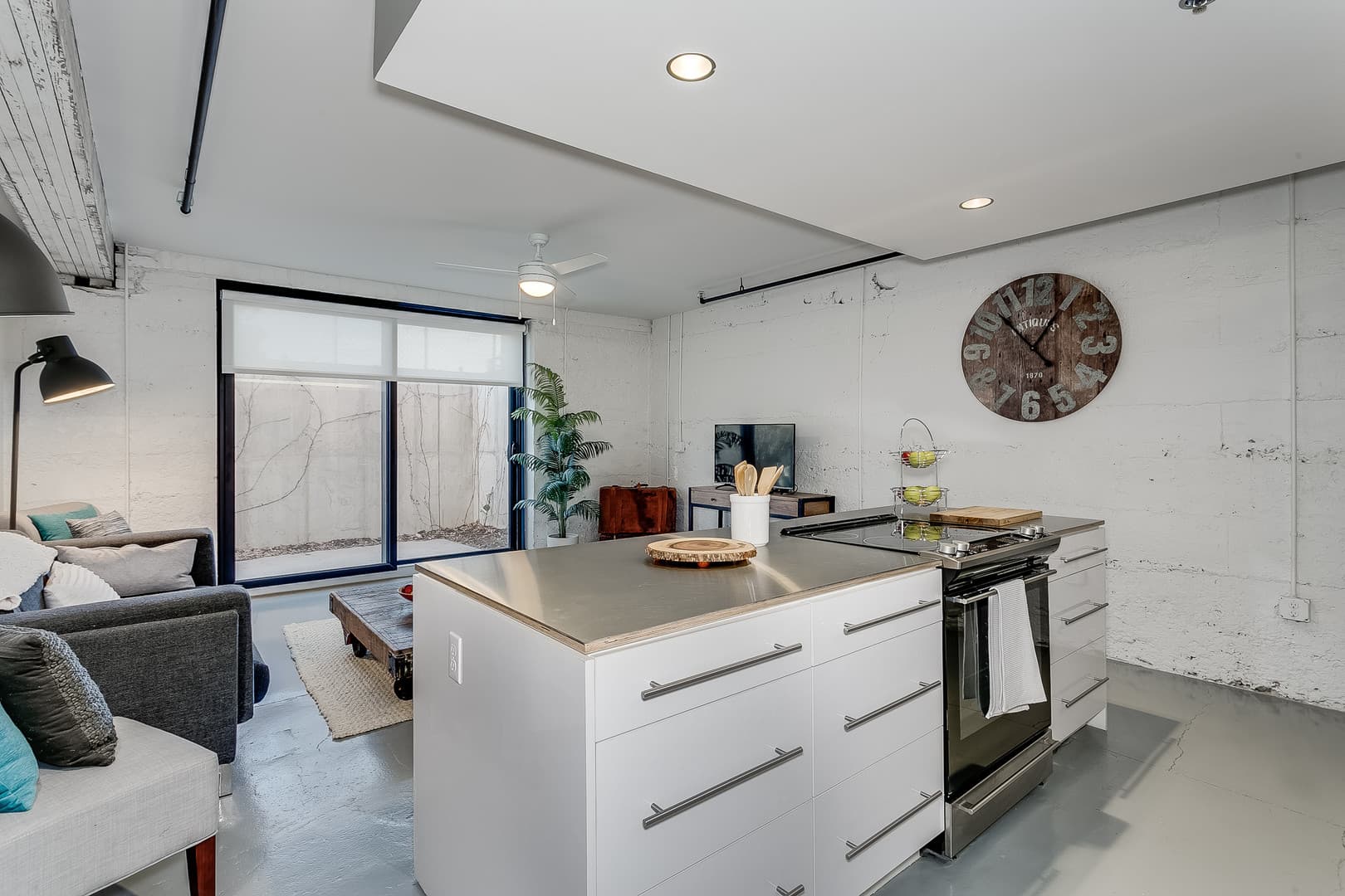 Wichita Apartment: 520 Commerce