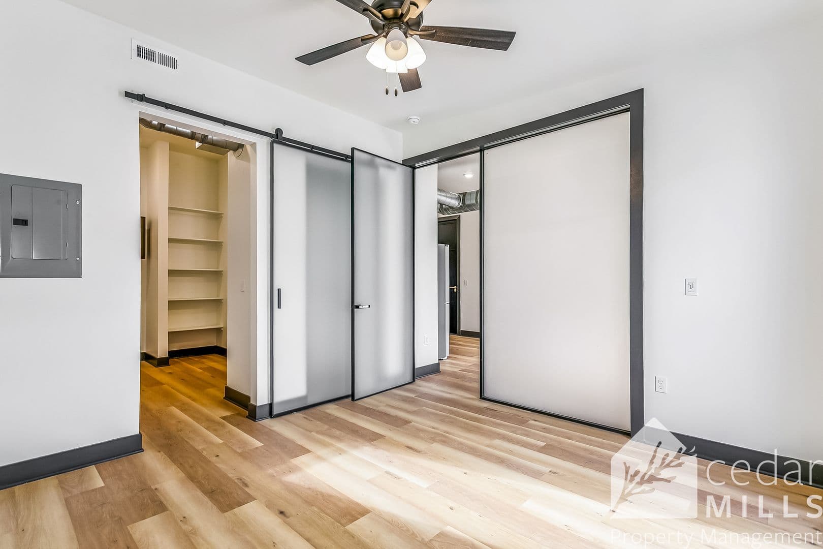 Wichita Apartment: 3205 E English St