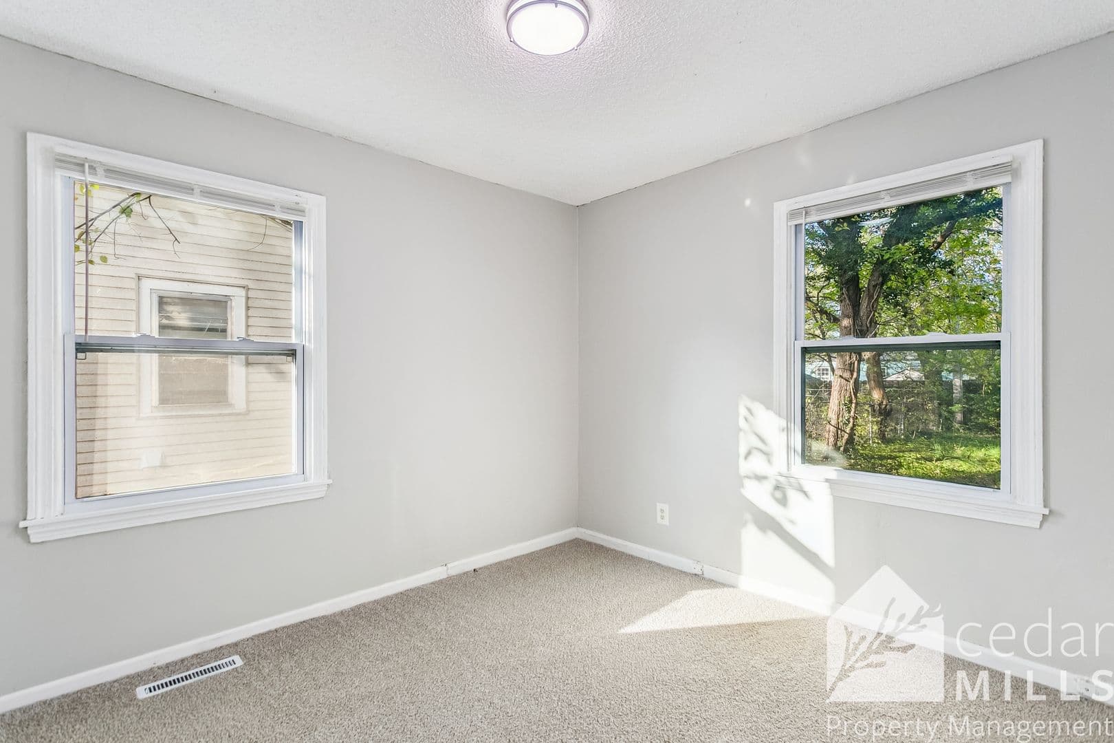 Wichita House: 2517 S Victoria Ave