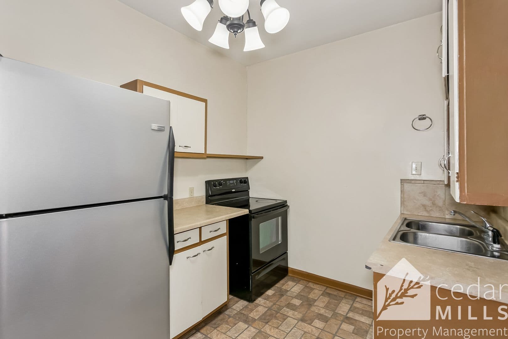 Wichita Apartment: 130 S Charles
