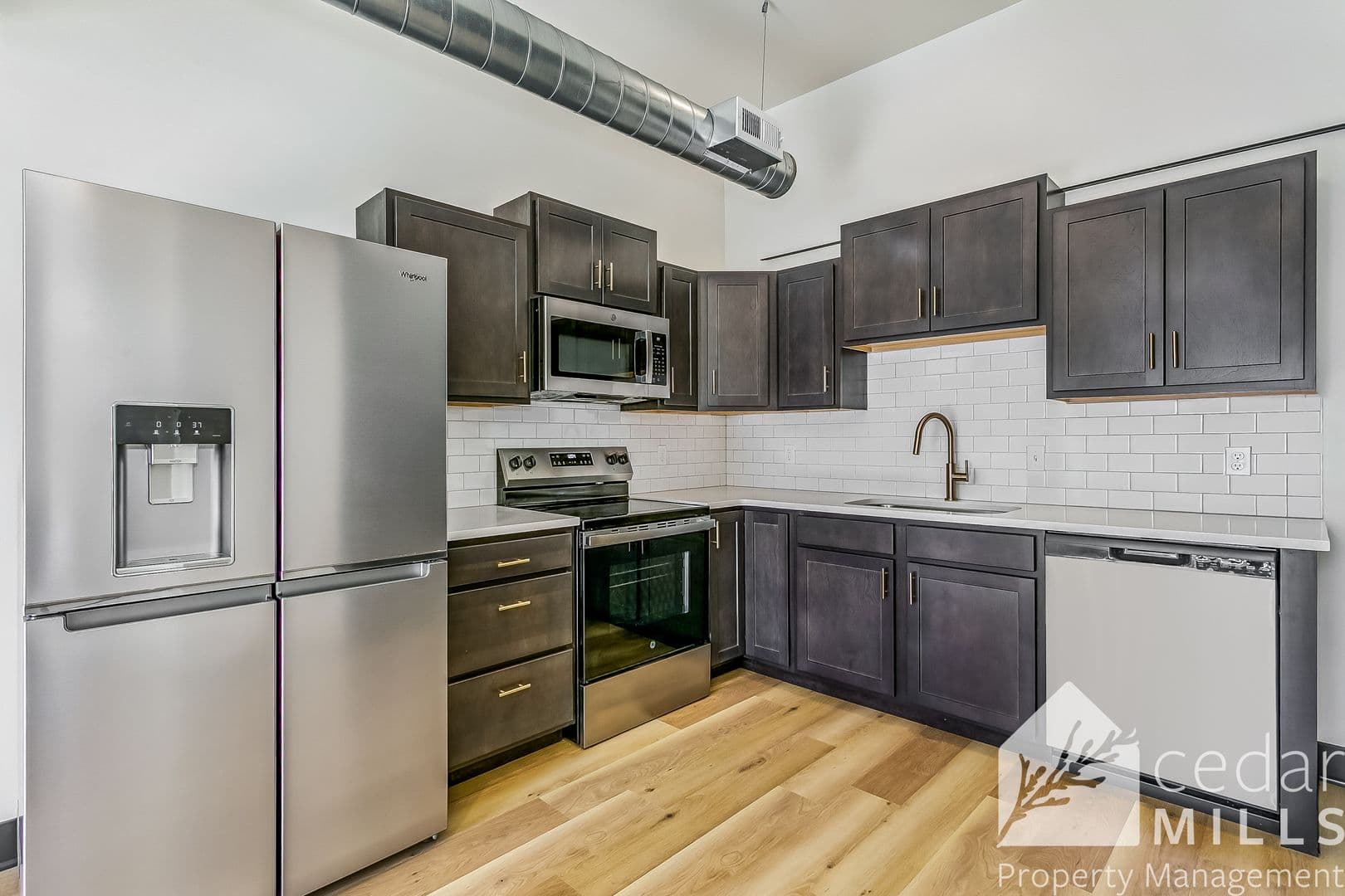 Wichita Apartment: 3205 E English St