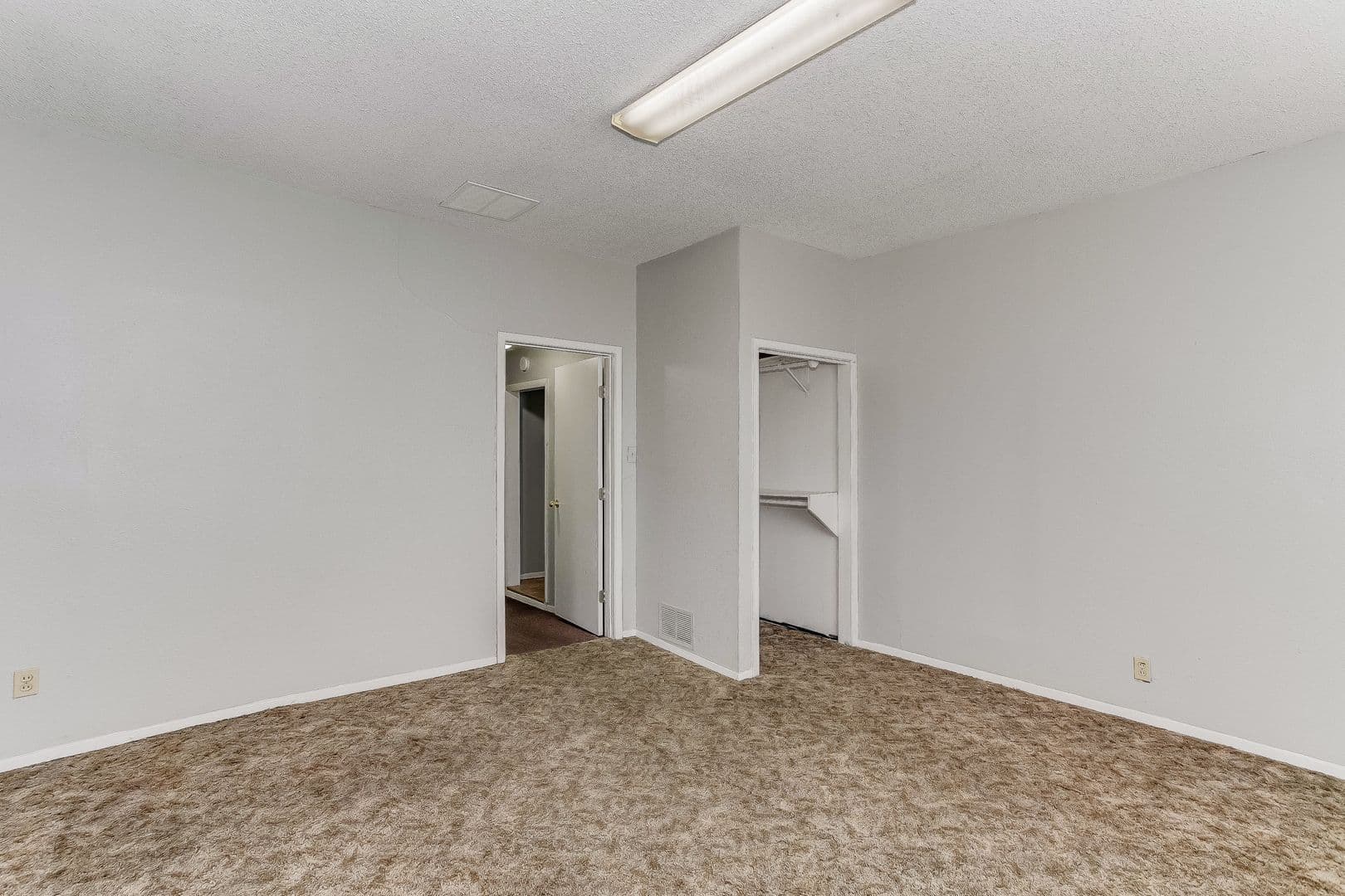 Wichita Apartment: 1656 N. Holyoke