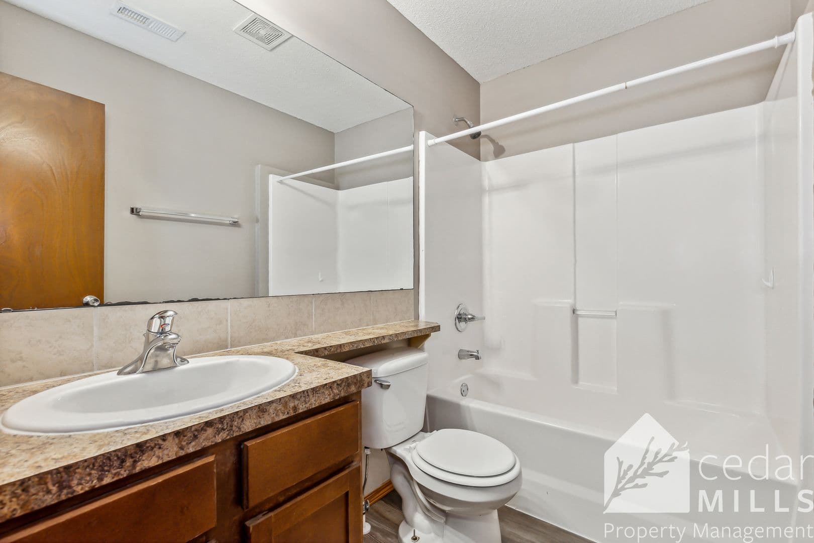 Wichita Apartment: Newell