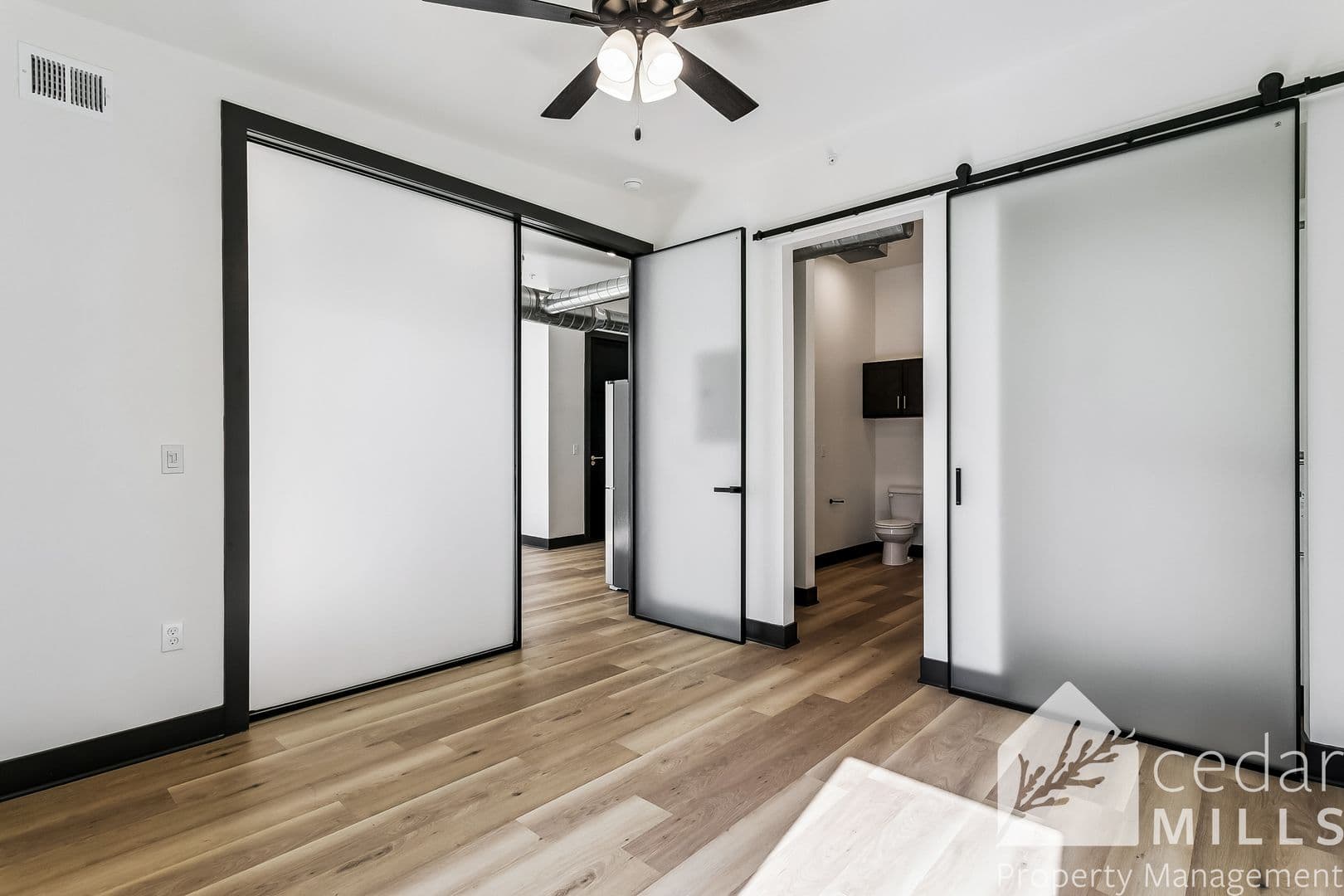 Wichita Apartment: 3205 E English St