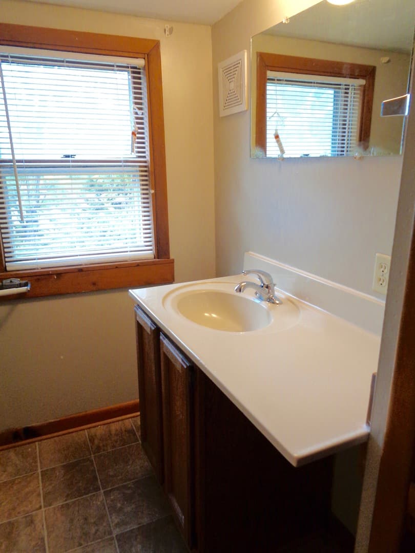 Wichita Apartment: 1723 N. Holyoke