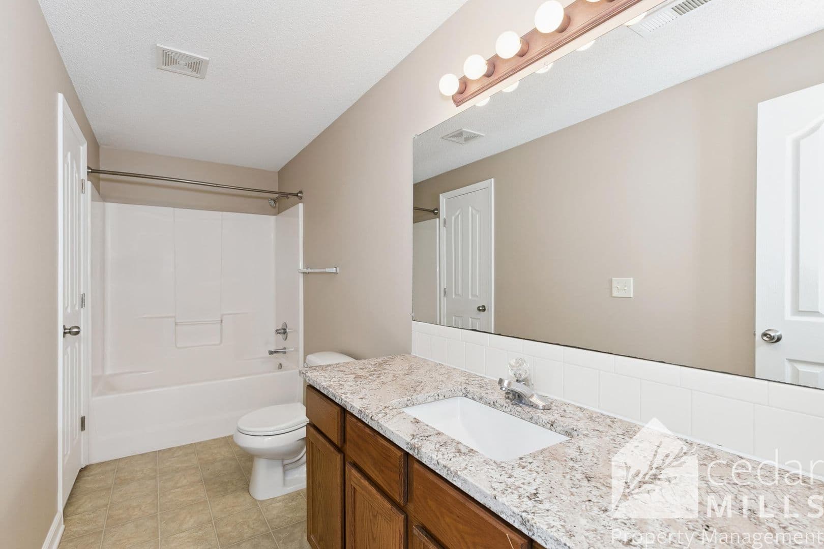 Wichita Apartment: Ironhorse 2 Co-Tenancy