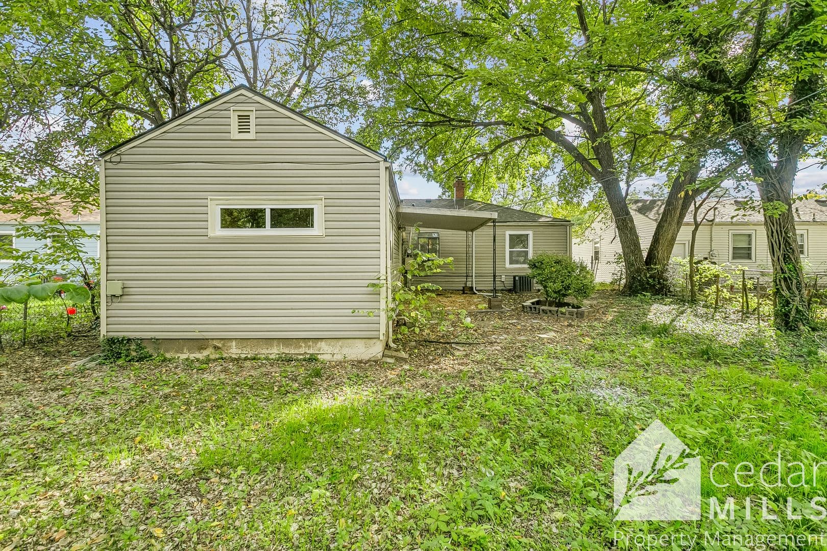 Wichita House: 2517 S Victoria Ave