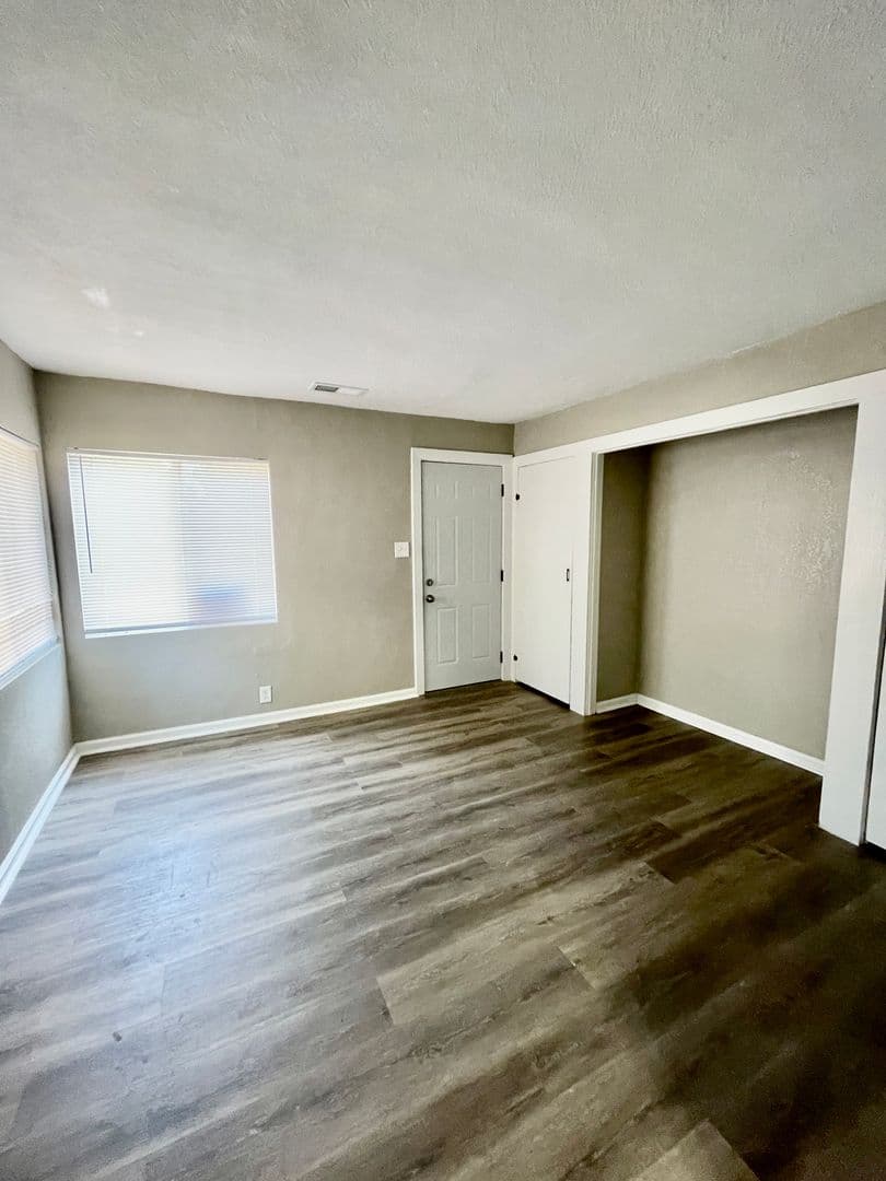 Wichita House: 1705 W Esthner Ave
