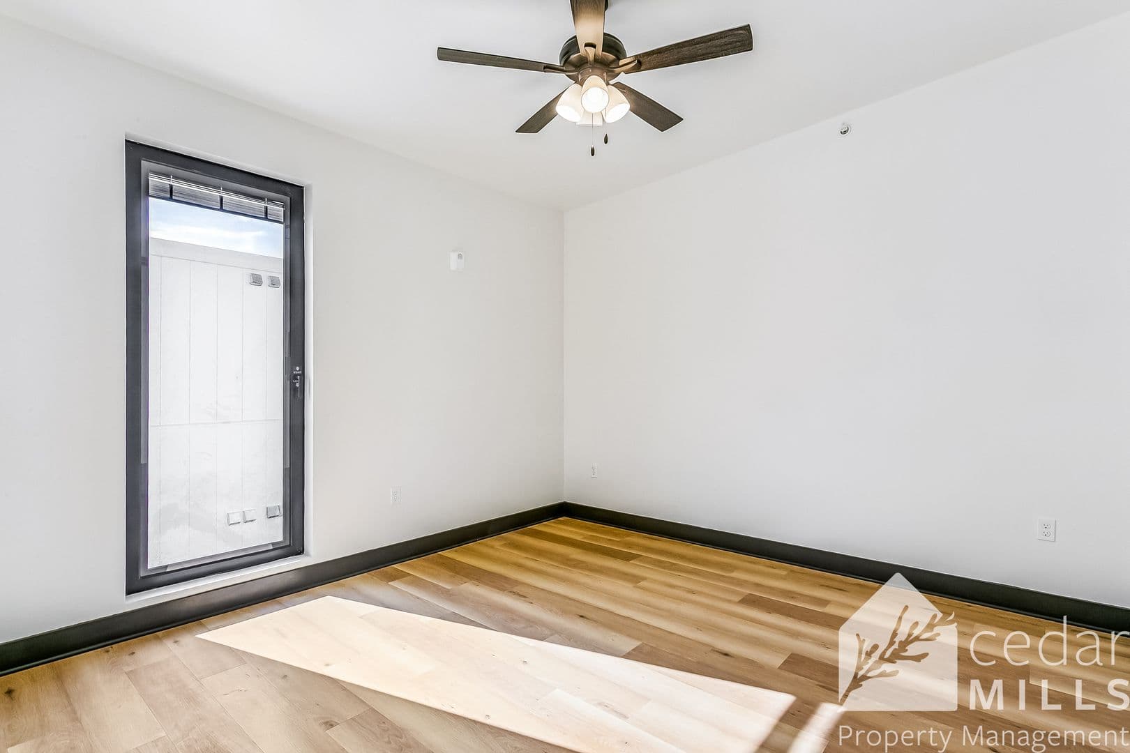 Wichita Apartment: 3205 E English St