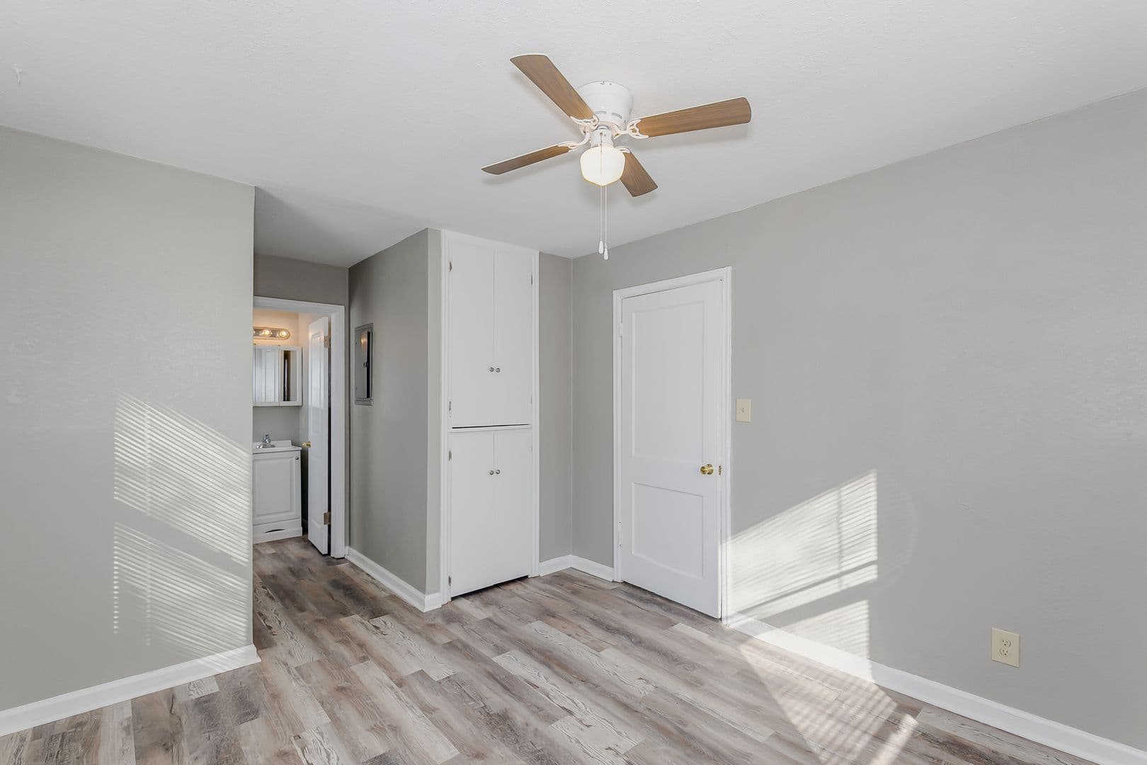 Wichita House: 849 S Pershing