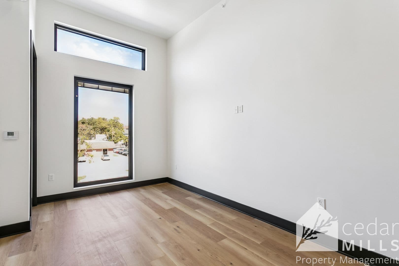 Wichita Apartment: 3205 E English St