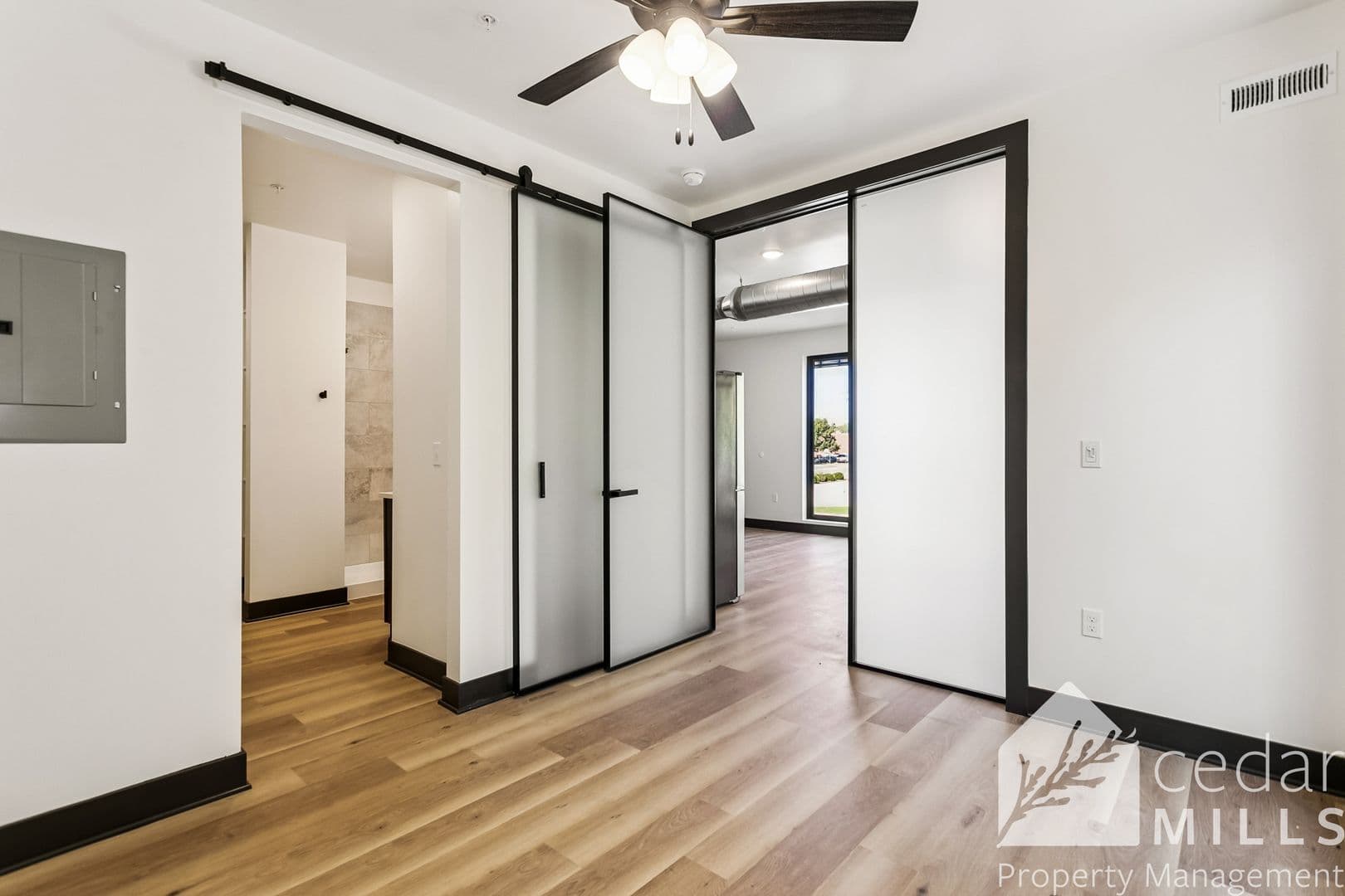 Wichita Apartment: 3205 E English St