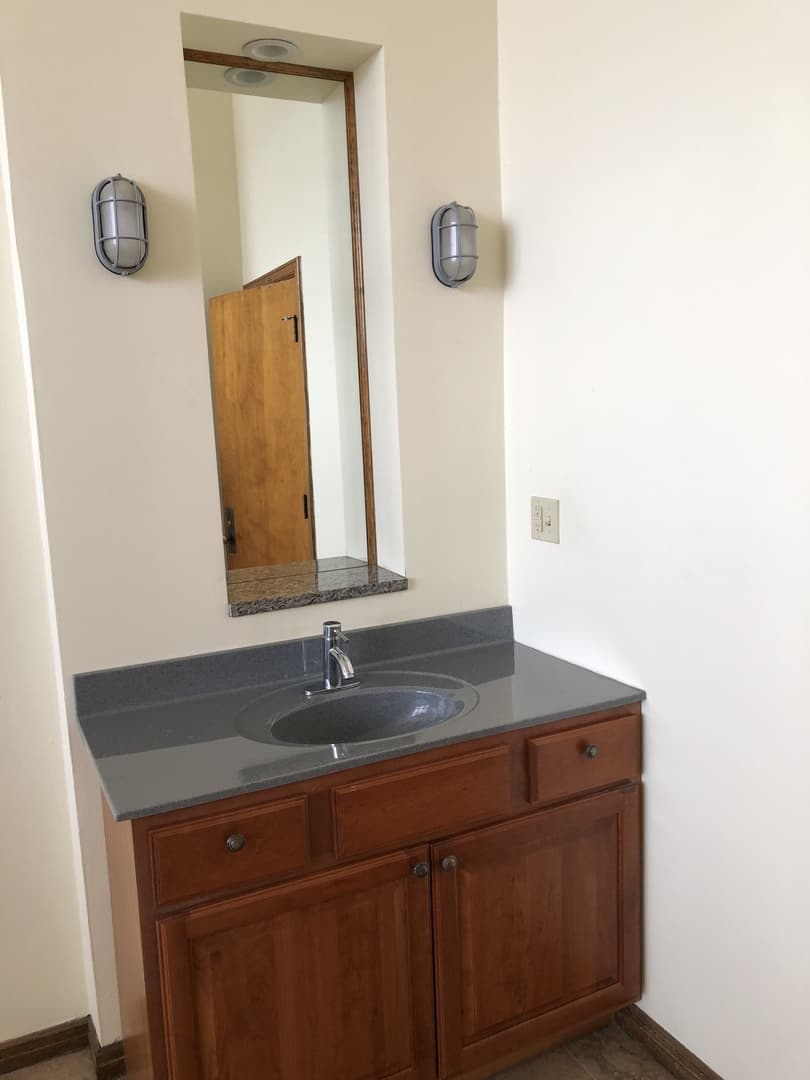 Wichita Apartment: 1220 E. Kellogg