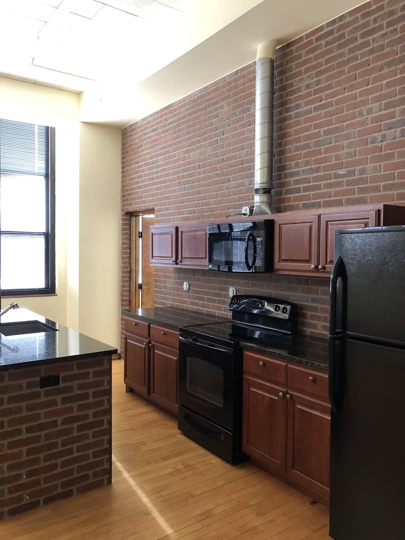 Wichita Apartment: 1220 E. Kellogg