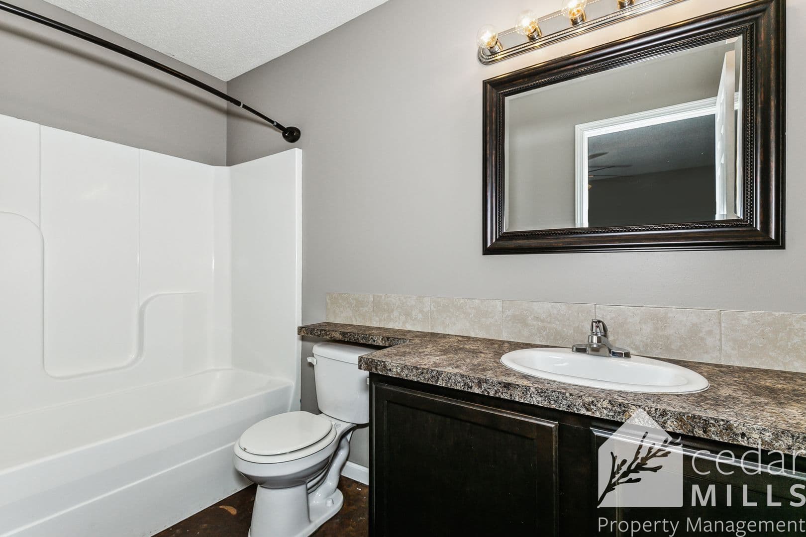 Wichita Apartment: Newell