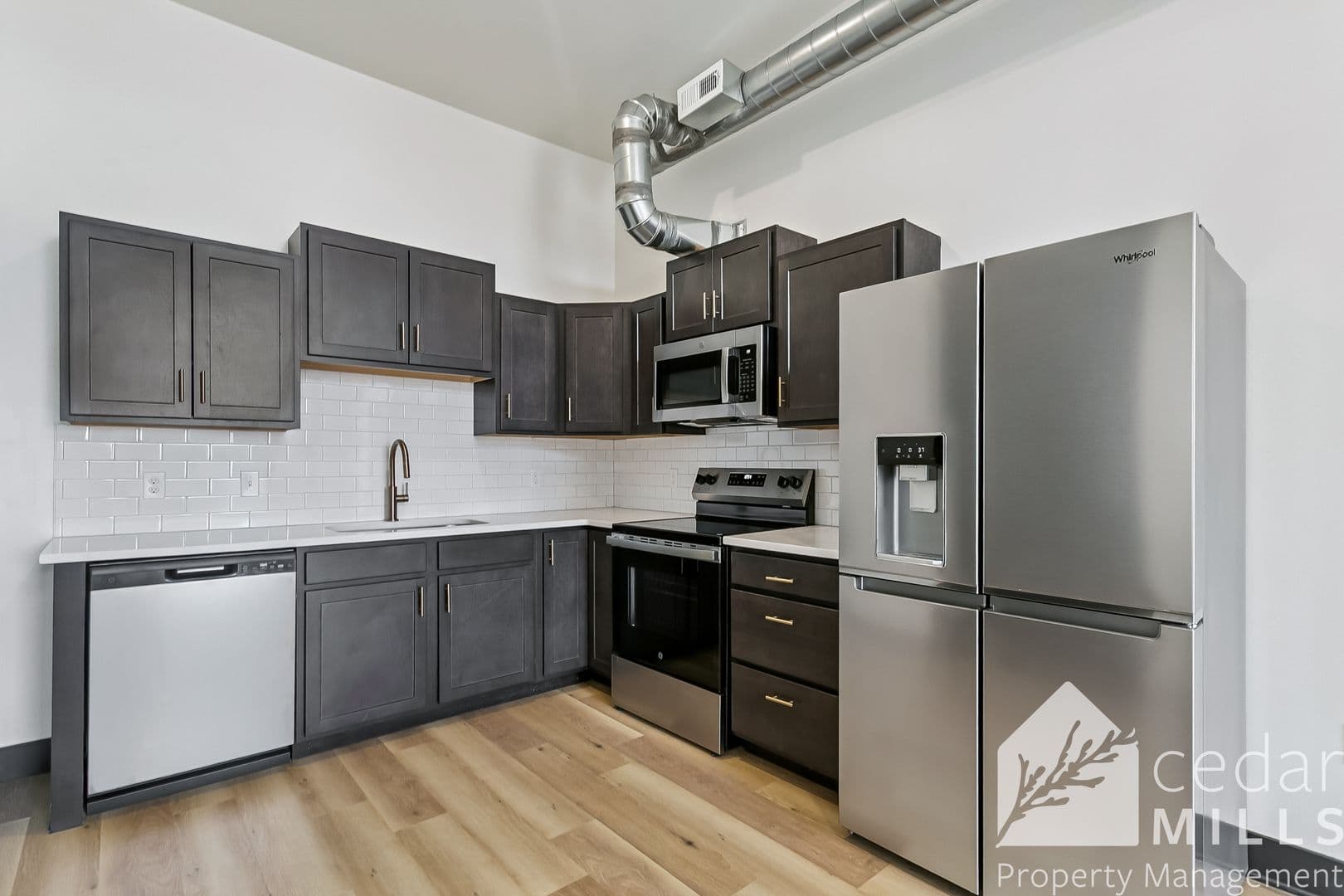 Wichita Apartment: 3205 E English St
