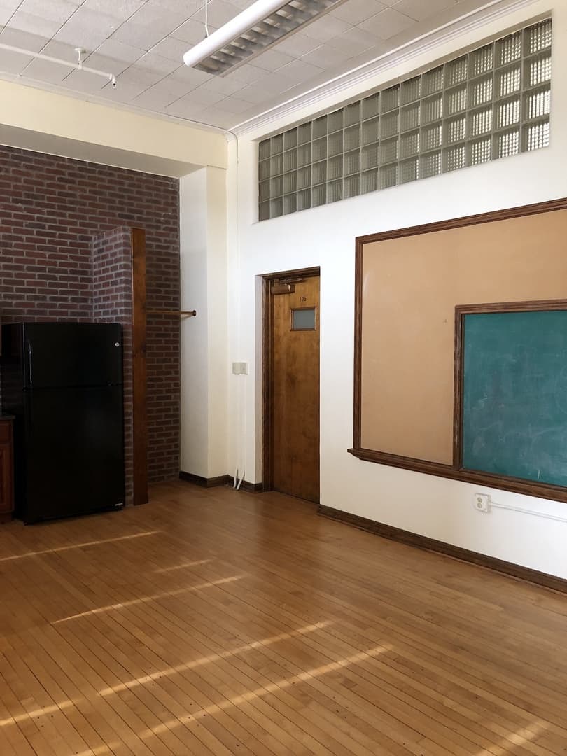 Wichita Apartment: 1220 E. Kellogg